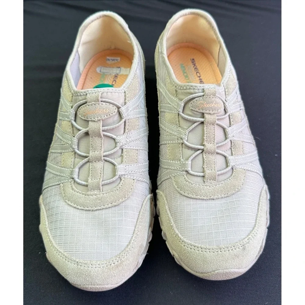 Skechers Women's Casual Breathe-Easy-A-Look Sneaker Flat Slip On Sz 7.5 Gray
